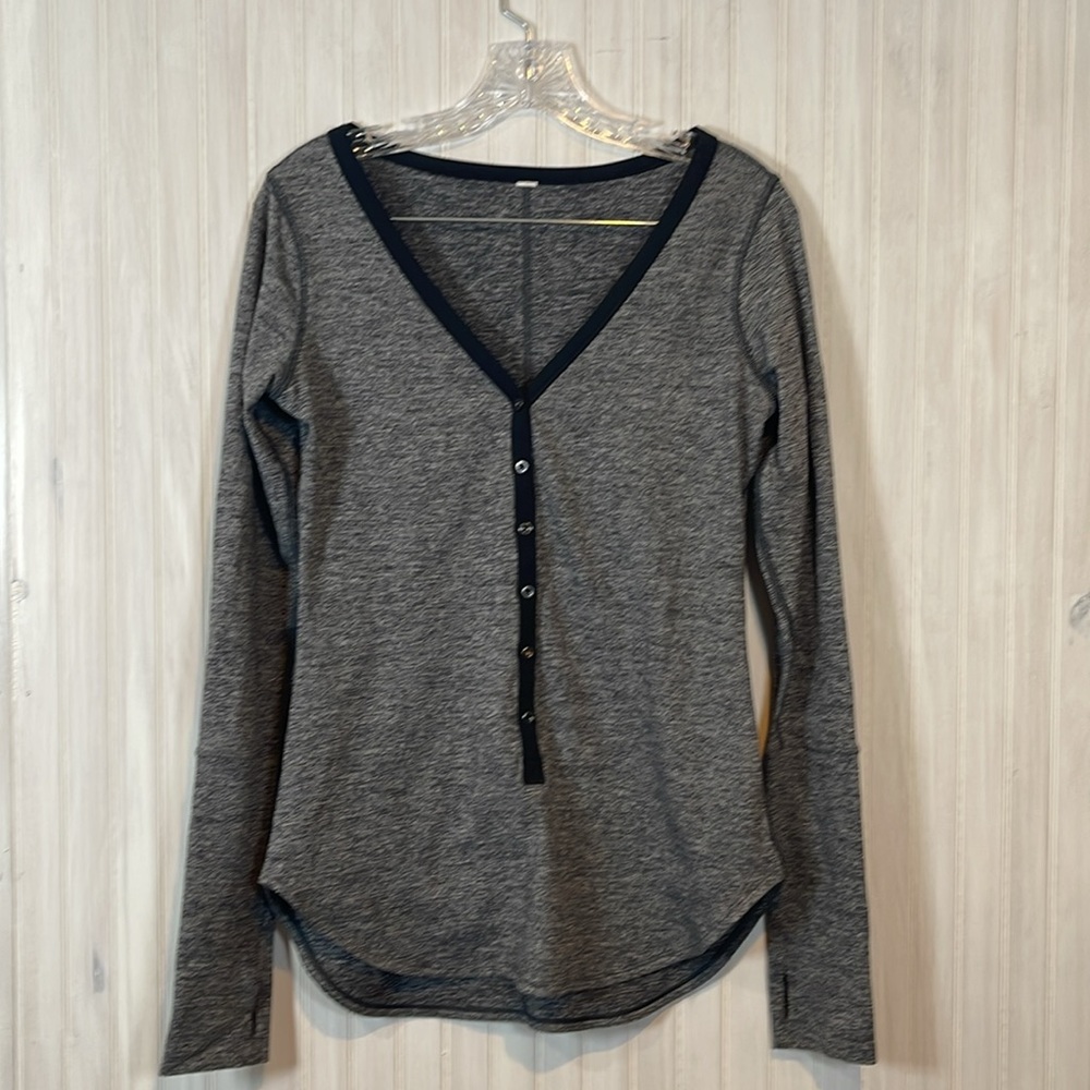 LULULEMON AWSOMA HENLY FINGER HOLES LONG SLEEVE 6 - Picture 2 of 8